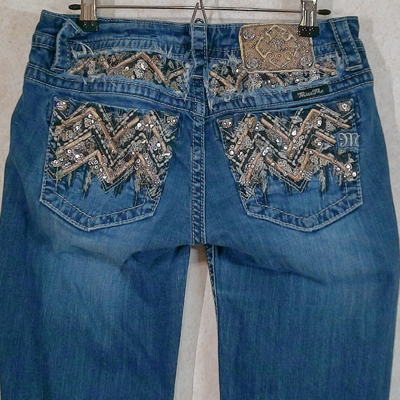 Miss Me Signature Boot Jeans Sequin Rhinestone Pockets Silver Label Sz28/29 NWOT - Picture 3 of 14